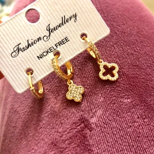 Örhängen - Snygga örhängen i 3 pack! Endast fåtal kvar! Först till kvarn 💛🌟