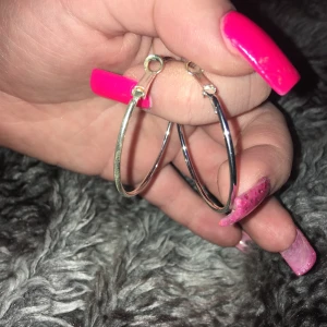 MINI HOOPS - Silverpläterade hoops, oanvända 💯
