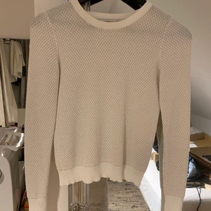 Tröja från Zara - Intressekoll då jag tycker denna är väldigt fin! Sparsamt använd och inget fel på den. 100kr eller bud