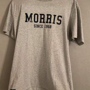 Morris t-shirt. Stl L funkar som en M. Bud från 60kr. Köparen står för frakten.