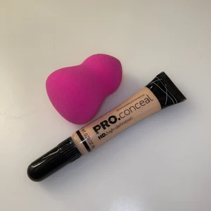 Concealer + beauty blender - Helt oanvänt concealer i färgen Porcelain från L.A. Girl. Beauty blendern är också helt oanvänd. Allt var köpt för 150 men säljer för 75kr skulle kunna gå ner till 50 vid snabb affär. 