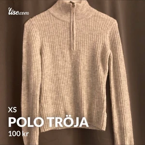 Stickade tröjor - 🤎Första tröjan är en super fin tröja som tyvärr knappt kommit till någon användning, så den är i nyskick.  Storlek XS.                                                                       🤎Andra tröjan är en tunn stickad tröja i storlek XS. Den är endast använd någon enstaka gång och är i nyskick.                                                                           🤎Leopard tröjan är i storlek S och är även den i nyskick. 90 kronor styck + frakt. 