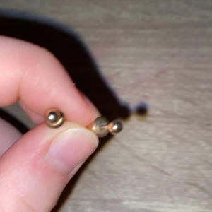 Örhängen  - Guld. + Frakt 📦 