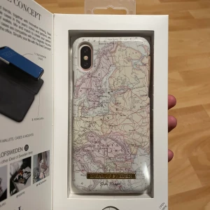 Ideal Of Sweden skal Iphone X - Skal till Iphone X, originalpris 499, har en mindre skada på ena hörnet därför lågt pris, men fullt användbar och skyddar mobilen.