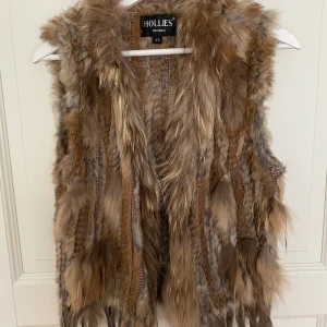 Pälsväst  - Fin pälsväst i äkta päls från Hollies!