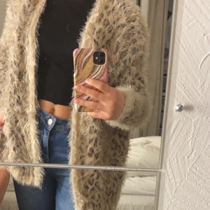 Mysig Kofta - Så mysig kofta i leopard köpt på H&m köptes för 200kr säljer för 60kr 