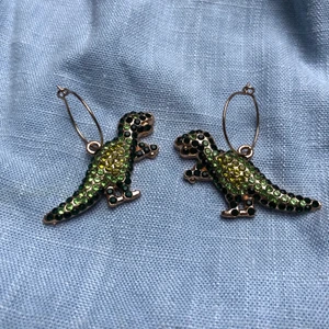 Dinosaurie örhängen - Så fina dinosaurie örhängen!