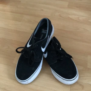 NIKE SB Janoski  - Nike Janoski, Size 38 - US 5.5. 