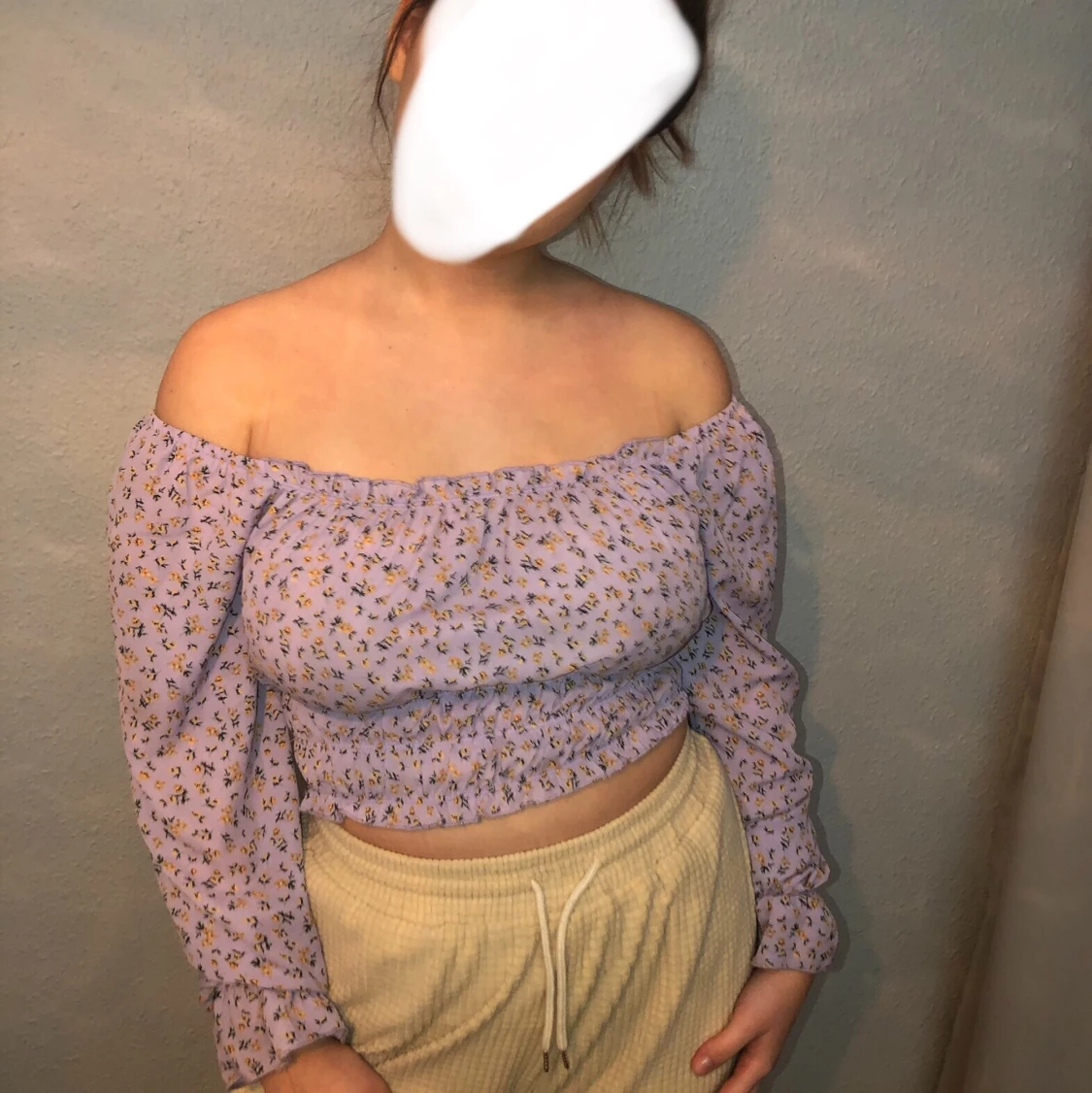 Söt off shoulder topp storlek S  - 90