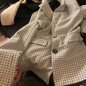 Oversized kavaj  - Fin kavaj oversized storlek 38 fint skick grå svart vit 