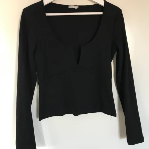 Topp från NLY trend - Fint skick, storlek M. Frakt tillkommer 