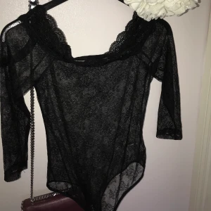 Body - Spetsbody, oanvänd. Frakt ingår🥰