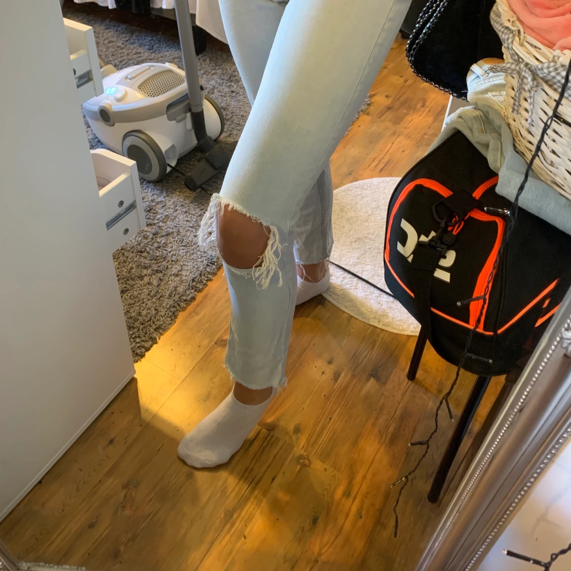 Jeans med hål  - 91