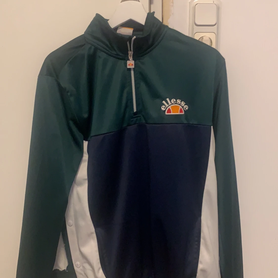 Ellesse tracksuit top storlek S. 