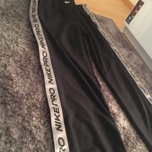nike byxor - Jättefina nike byxor i storlek S
