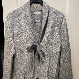 odd molly - odd molly kofta nästan aldrig använd superbra skick! 