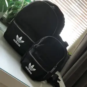 Superfin mindre adidas ryggsäck i toppskick. Skriv om du är intresserad. Allt är prutbart❣️