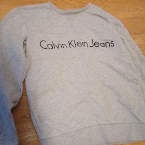 Tröja från Calvin Klein - Tröja från Calvin Klein [Oanvänd] 