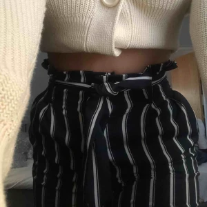  - Ett par jättefin kostymbyxor från hm, stl s💕