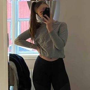  - Basic grå sweatshirt från h&m