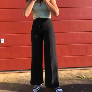  - kostymbyxor från h&m!! lite noppriga på låren men annars bra skick!❤️❤️