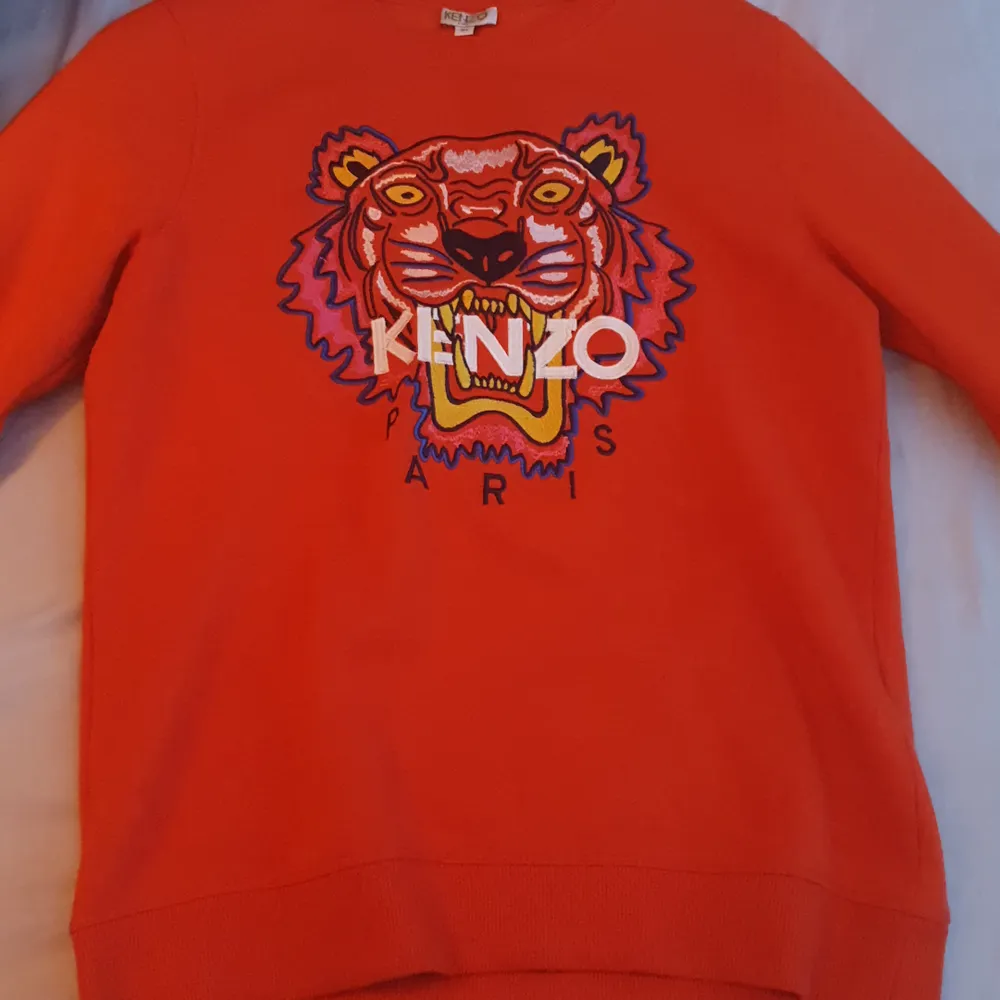 Ny Kenzo tröja använd endast 1gång. . Tröjor & Koftor.