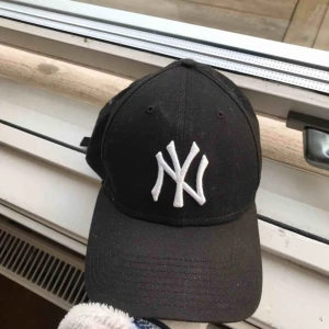  - Säljer min keps som knappast är använd, 100kr