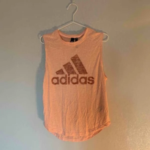  - Linne från adidas. Som ny 