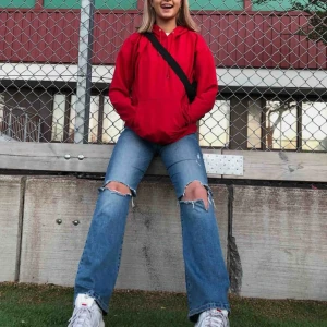  - Snygga och väldigt bekväma jeans, använda mycket men fortfarande i nytt skick. Många har efterfrågat dessa jeans när jag har använt de för ca 1 år sedan💞 möts upp eller så står köparen för frakt✨