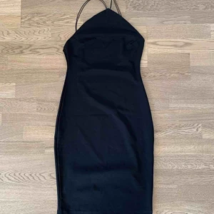  - Snygg klänning, aldrig använd 