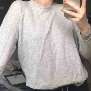  - Collegetröja från Bikbok!