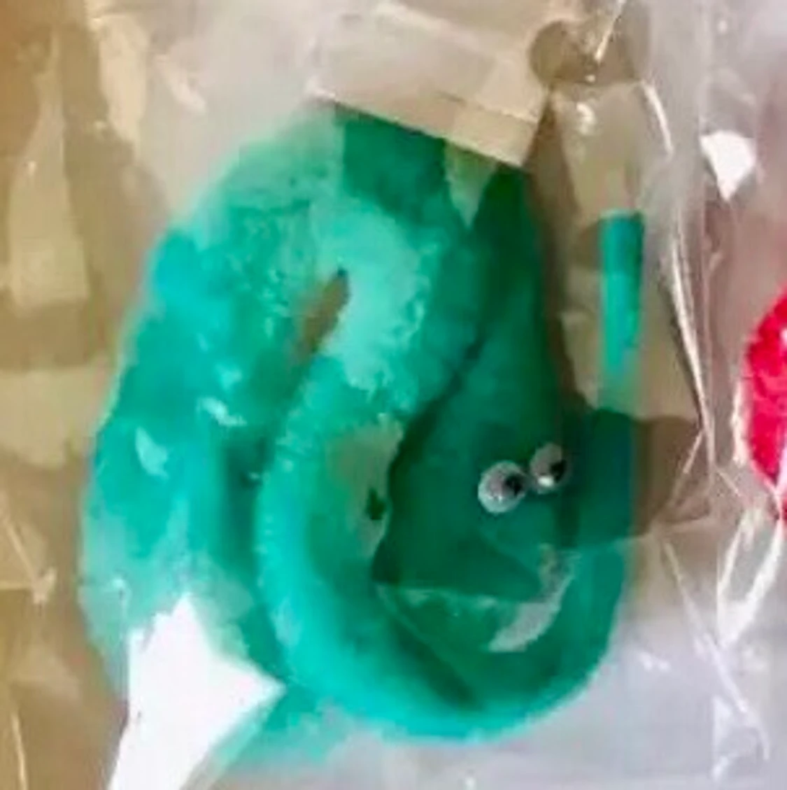 NYA🐛🌈🐛🌈🐛🌈🐛🌈🐛 ÖRHÄNGEN MASKAR FÄRGEN TURKOS 🌈🐛🌈🐛🌈🐛😌