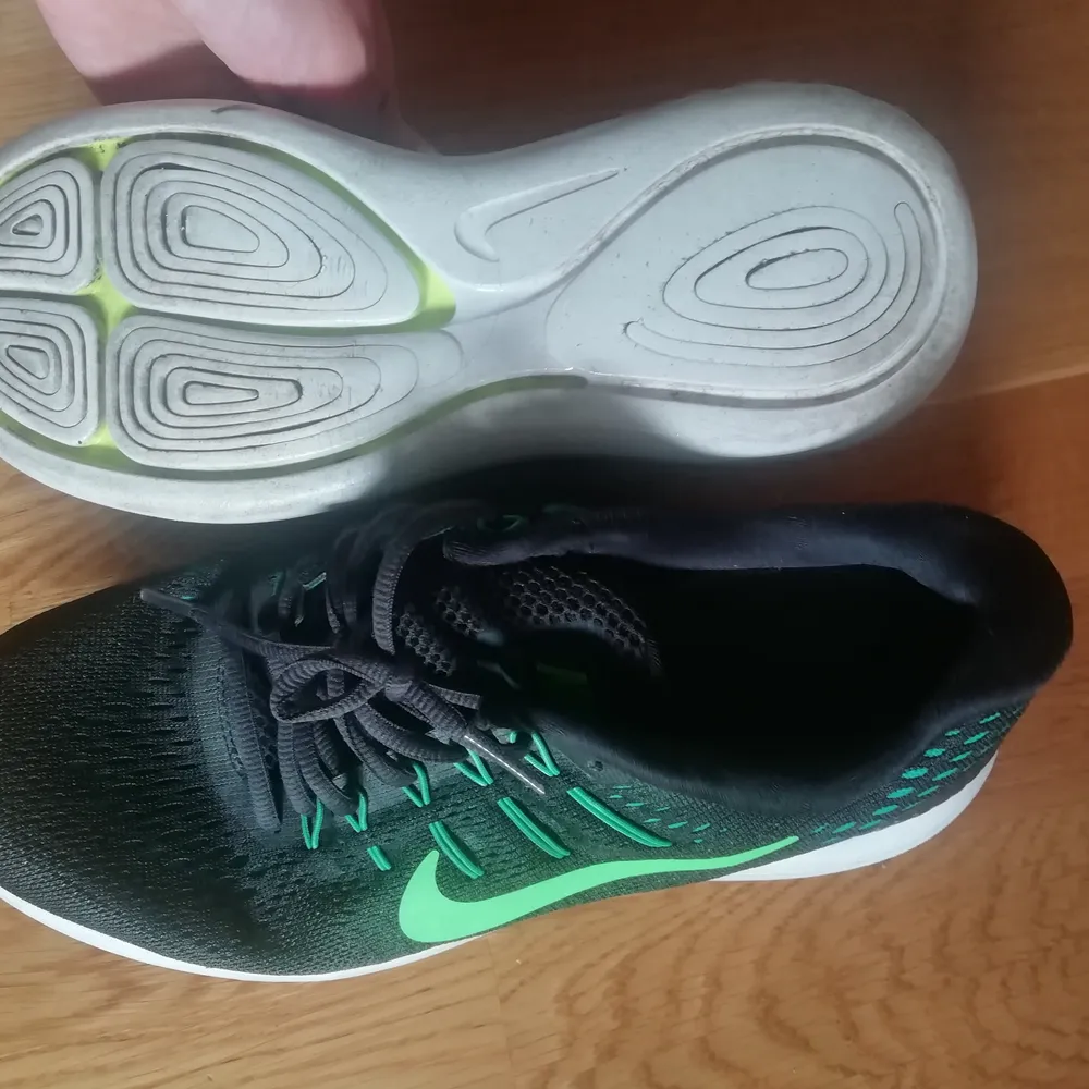 Nike-skor Lunarglide 8 i väldigt fint skick! Knappt använda! Kan skickas eller avhämtas i Malmö! . Skor.