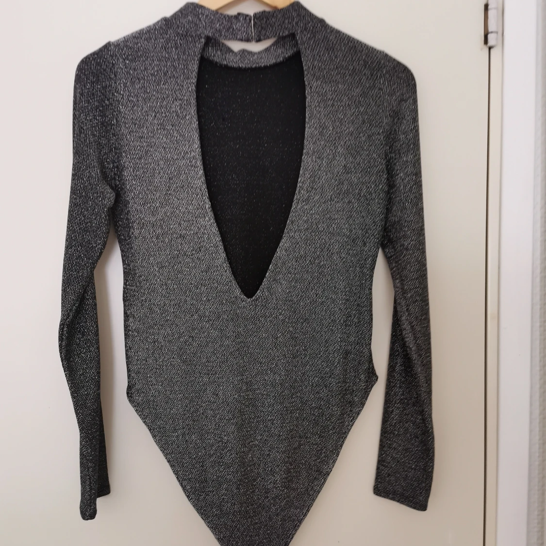 Glittrig grå body - 90