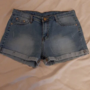 shorts  - Bra shorts som aldrig har används eftersom dem e för små men dem e väldigt fina och i bra skick😁💟