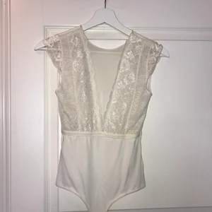 Spetsbody - Sexig stilig body i spets & mesh