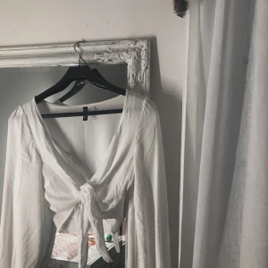 Vit blus  - Vit blus från H&M