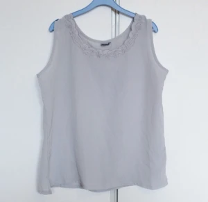  - Skir och lätt med silverbroderi