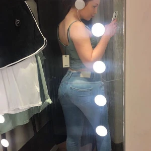  - Jättefint skick, low waist.   Jeans från Only.