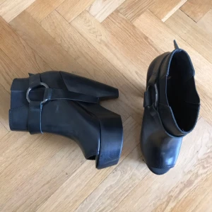  - Skor ifrån Topshop, aldrig använda. Jag betalat frakt och har swish 