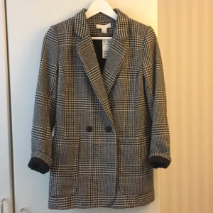  - Kavaj från HM, aldrig använd. 