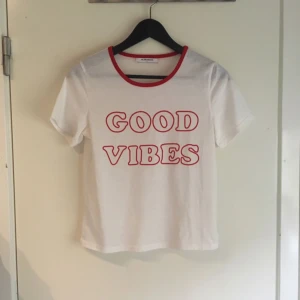  - Top från ASOS. Storlek 8 = small . Köparen står för frakten! 