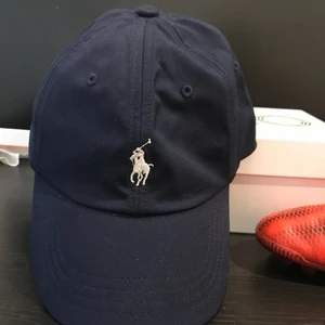  - Aldrig använd. Löparen står för frakten. Tar betalt via swish!  (Den är äkta) 