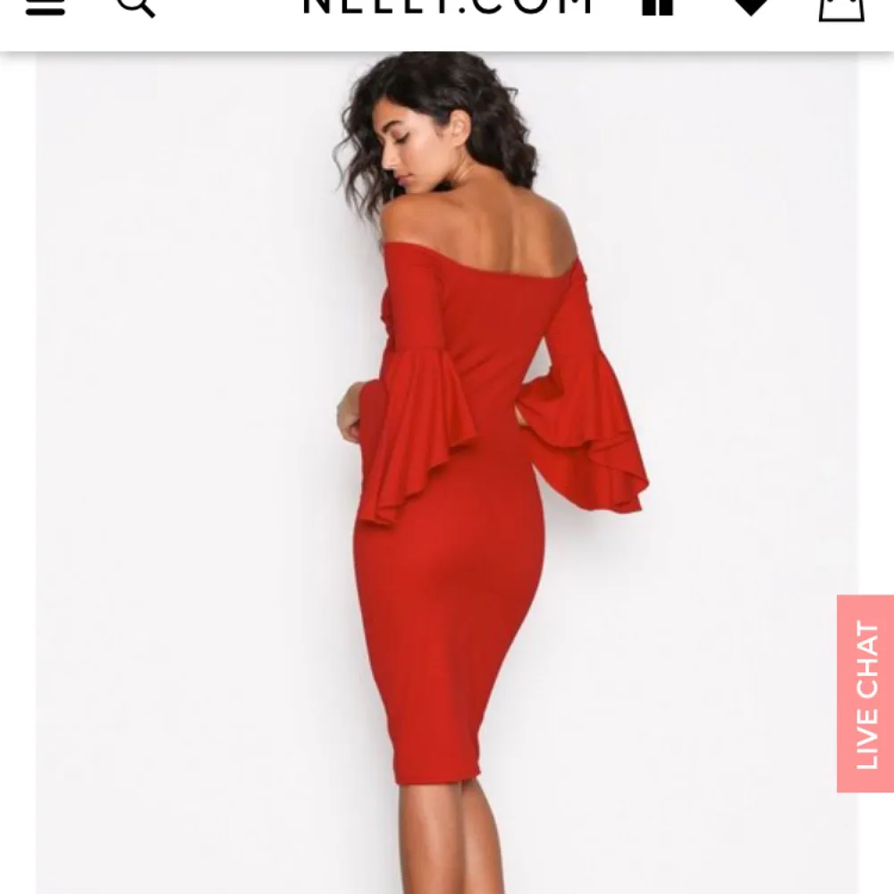 En blodröd klänning, fin passform! Använd 1 gång. Klänningar.