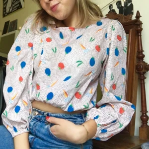  - SÅ cool äkta vintage-top, älskar!!!