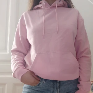  - Tröja från Carlings, knappt använd så kommer icke till användning... Men väldigt mjuk! & Fin! 