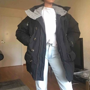 Dunjacka - **Pris kan diskuteras vid snabb affär!!!** Fjällräven dunjacka. Sviiiinvarm! Xxs men funkar för XS, ganska säker på att den funkar på en S ❤️  Nypris ca 5000kr