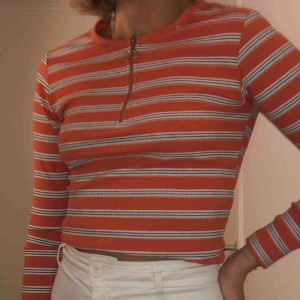  - Långärmad 🧡🧡🍊 Kan mötas upp i Linköping eller frakta (köparen betalar frakten)!!