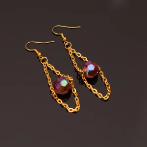  - Fina guldfärgade örhängen. Nickelfria. OBS guldfärgen är inte lika gul/orange som på bilden. Fri frakt vid köp över 100:-.