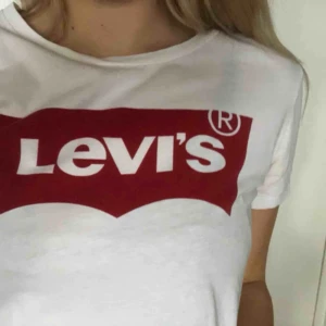  - Levi’s t-shirt i fint skick! Köparen står för eventuell frakt ❤️